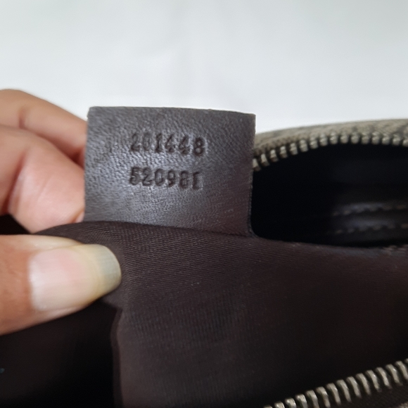 Authentic Gucci GG Supreme monogram canvas message Crossbody bag - Picture 7 of 16